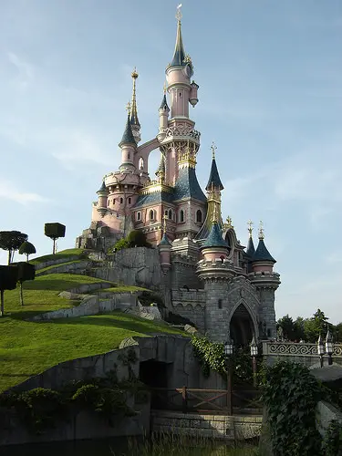 Disney To Give Magic Touch To French Entertainment Complex