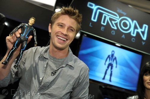 Sam Flynn Action Figure & Cast at TRON Comic Con Booth