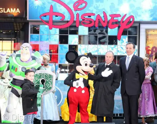 Photos: Disney Store New York Grand Opening – November 9, 2010