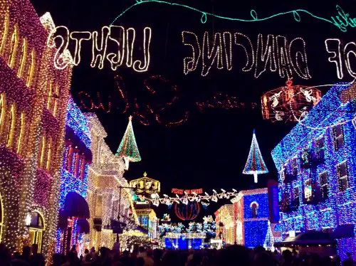 10 Tips for Surviving the Christmas/New Year’s Holidays at Disney World