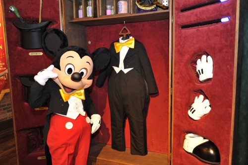 Magician Mickey Mouse Now Greeting Guests at New Magic Kingdom Location