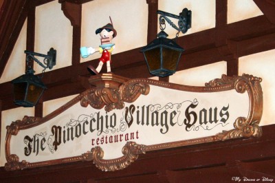 November's Featured Flatbread At Pinocchio Village Haus Is Thanksgiving Inspired