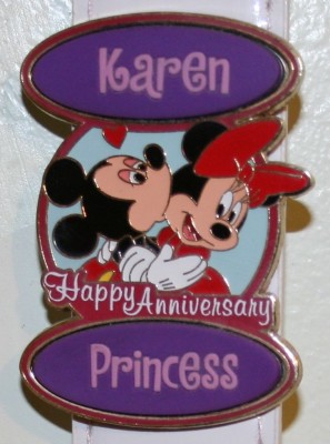 Disney Souvenirs & Collectibles - Anniversary Pin