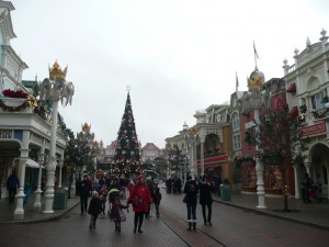 Disney in Pictures: Disneyland Paris at Christmas