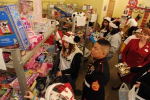 Disney VoluntEARS Collect Nearly 30,000 Toys For Local Children