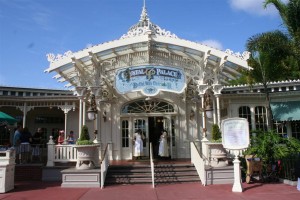 Disney's Crystal Palace-A Character Dining Experience Not to Miss