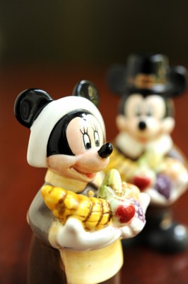 Minnie Thanksgiving figurine