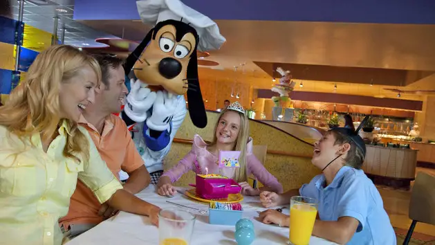 Must Get Disney Dining Reservations at Disneyland