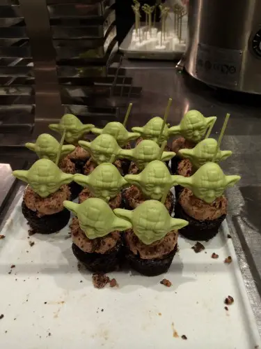 Hollywood & Vine Yoda Cupcakes