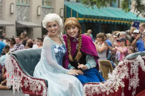Elsa and Anna Royal Welcome