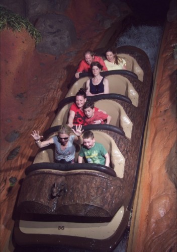Angry-Woman-on-Splash-Mountain-Could-Be-Your-New-Favorite-Meme