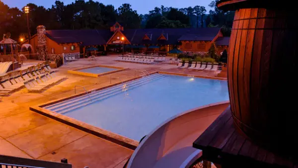 pools-cabins-at-fort-wilderness-resort-00
