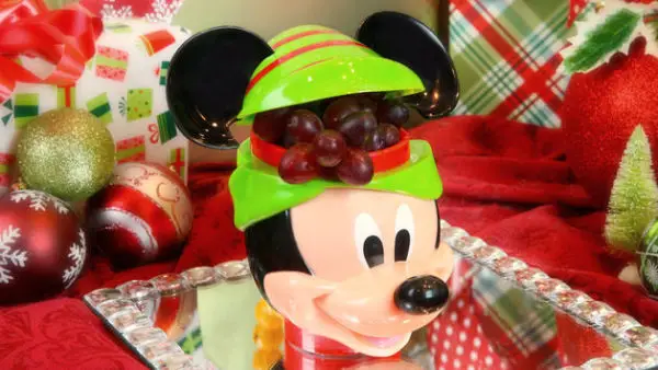 holiday-food-and-beverage-elf-mickey-stein-grapes-16x9
