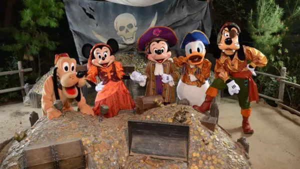 Yo ho ho! Disney's PhotoPass Adds Pirate Magic Shots and Memory Maker Photos