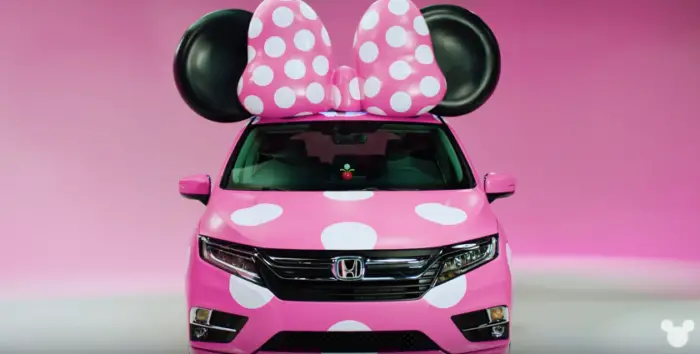 Video Shows Sneak Peek of Minnie Mouse-themed Honda Odyssey On Display at D23