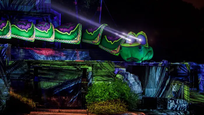 Video: Fantasmic! Returns to Disneyland Park