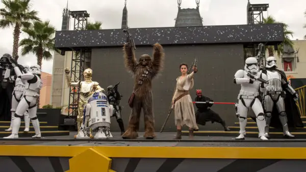 'Star Wars: A Galaxy Far, Far Away' Show will be Closing for Mobile Stage Installation