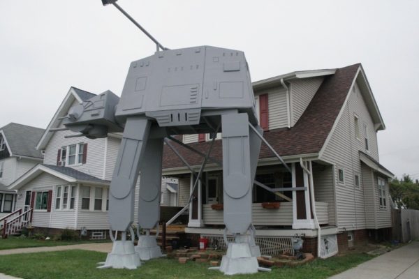 Check Out This AT-AT Walker Ohio Man Built in Front Yard