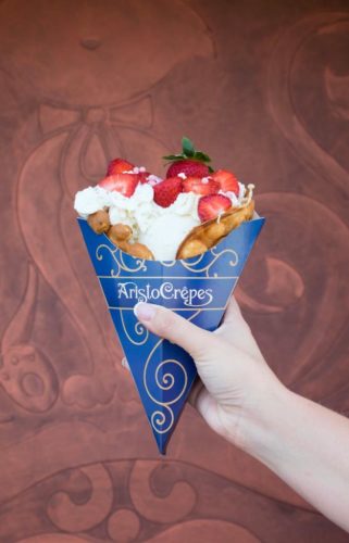Try the New Salted Caramel & Strawberry Bubble Waffle Desserts at AristoCrepes