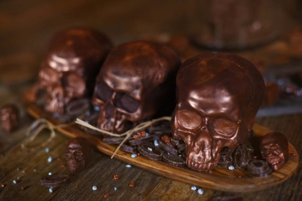Don't Miss These Deliciously Dark Chocolate Skulls