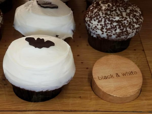 Fall Cupcake Flavors Have Arrived at Sprinkles in Disney Springs