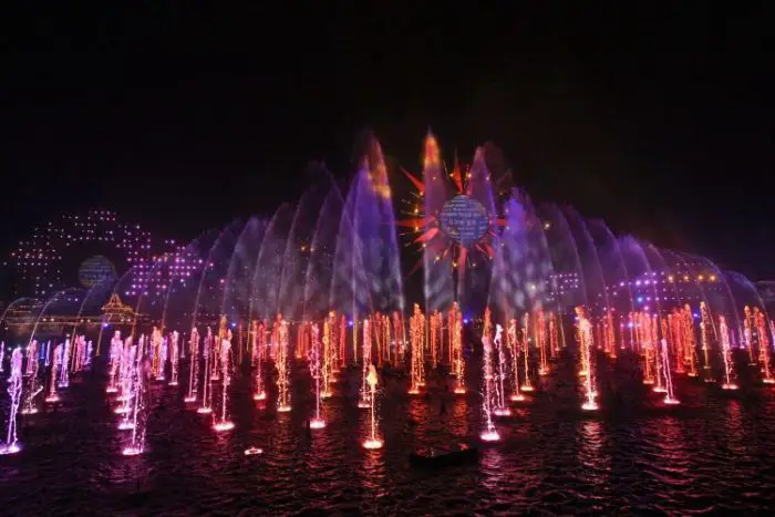 Holiday Nighttime Spectacular ‘World of Color – Season of Light’ Comes To California Adventure
