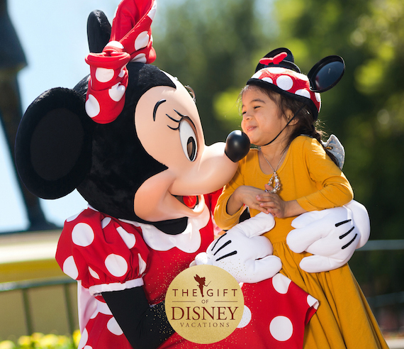 Give The Gift of a Disneyland Vacation with New Holiday Offer