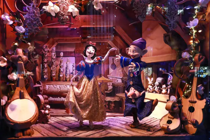 Saks Fifth Avenue New York and Disney Unveil Snow White Themed Holiday Windows