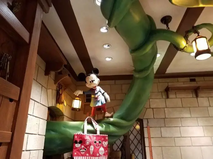 Fantasyland Gift Shops Offering Holiday Scavenger Hunts During Mickey's Very Merry Christmas Party