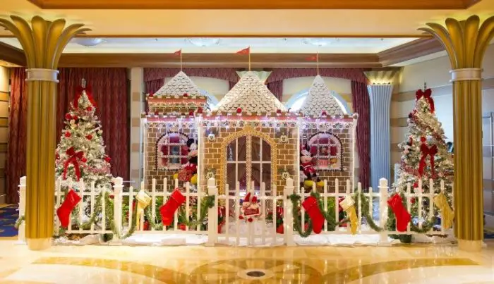 Incredible Holiday Displays Of Gingerbread And Sweets Have Arrived Across The Disney Parks