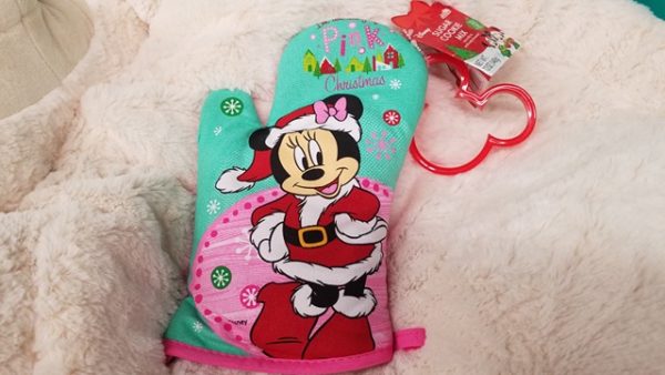 We All Need this Disney Christmas Cookies Oven Mitt from Aldi's!