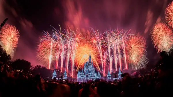 Watch Walt Disney World’s New Year’s Eve Fireworks Live December 31 at 11:50 p.m. EST