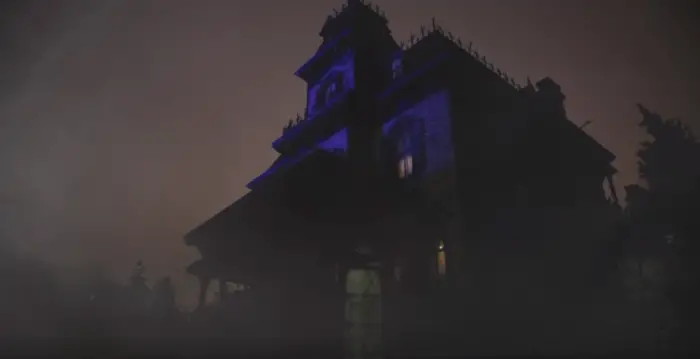 Disneyland Paris' Phantom Manor Closes for Refurbishment