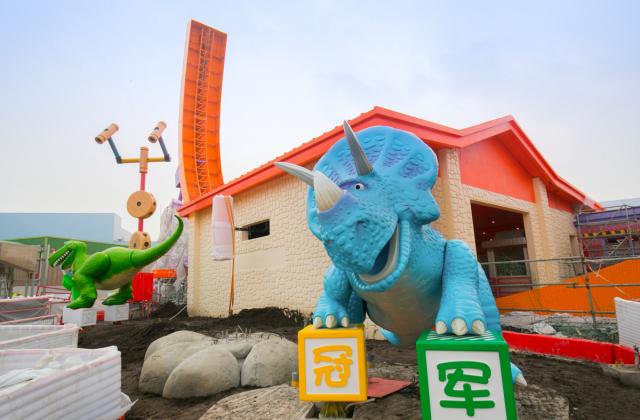 Rex and Trixie Arrive At Toy Story Land in Shanghai Disneyland