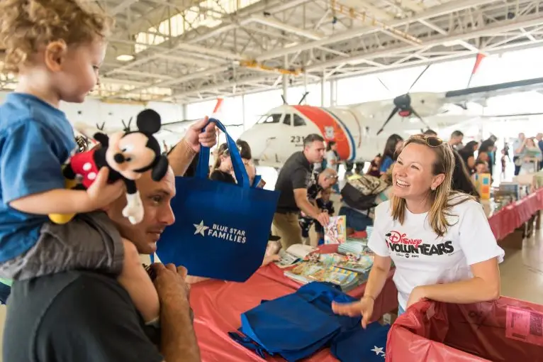 Disney Magic Crew Members Share the Magic of Storytelling with Military Families
