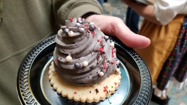 REVIEW: The Green Stuff from Red Rose Taverne at Disneyland a