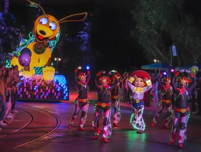Reservations Now Open for Paint The Night Dining Packages as Part of Pixar Fest