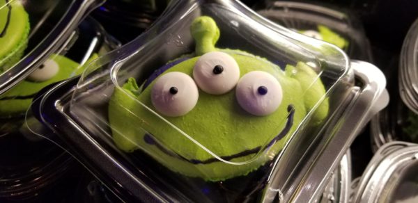 Little Green Alien Macaroons Are Out of This World Cute