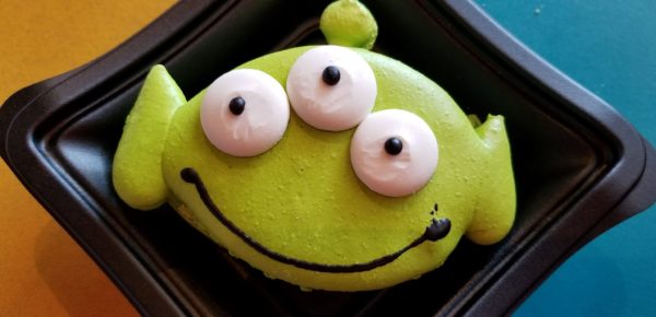 Little Green Alien Macaroons Are Out of This World Cute