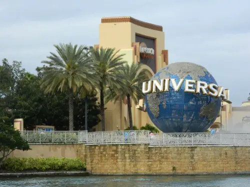 Is Universal building a new theme park?
