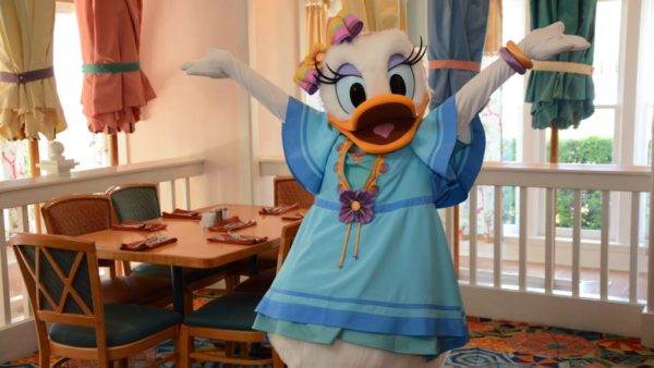 Daisy Duck Joins Minnie’s Beach Bash Breakfast