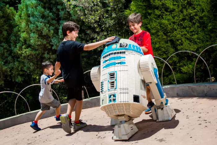 LEGOLAND Florida Resort To Unveil Massive LEGO Star Wars Model Display On May 4th