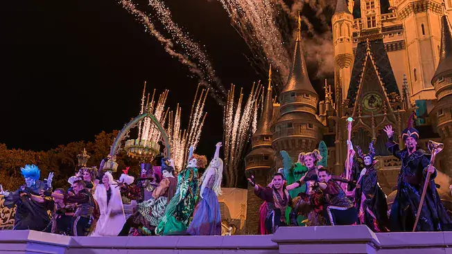 Hocus Pocus Villain Spelltacular at Walt Disney World Needs Dancers